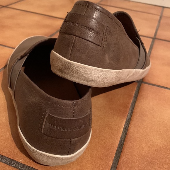 Frye leather slip on sneakers. Size 8 - Picture 6 of 8
